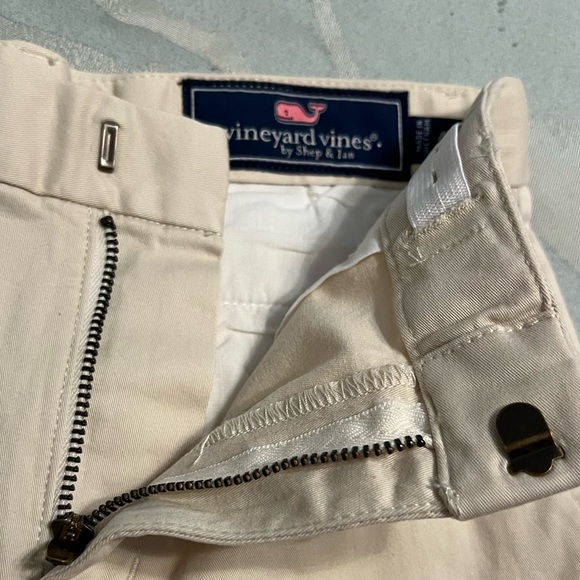New Vineyard Vines boys flat front khaki stretch shorts 4T - Picture 2 of 8